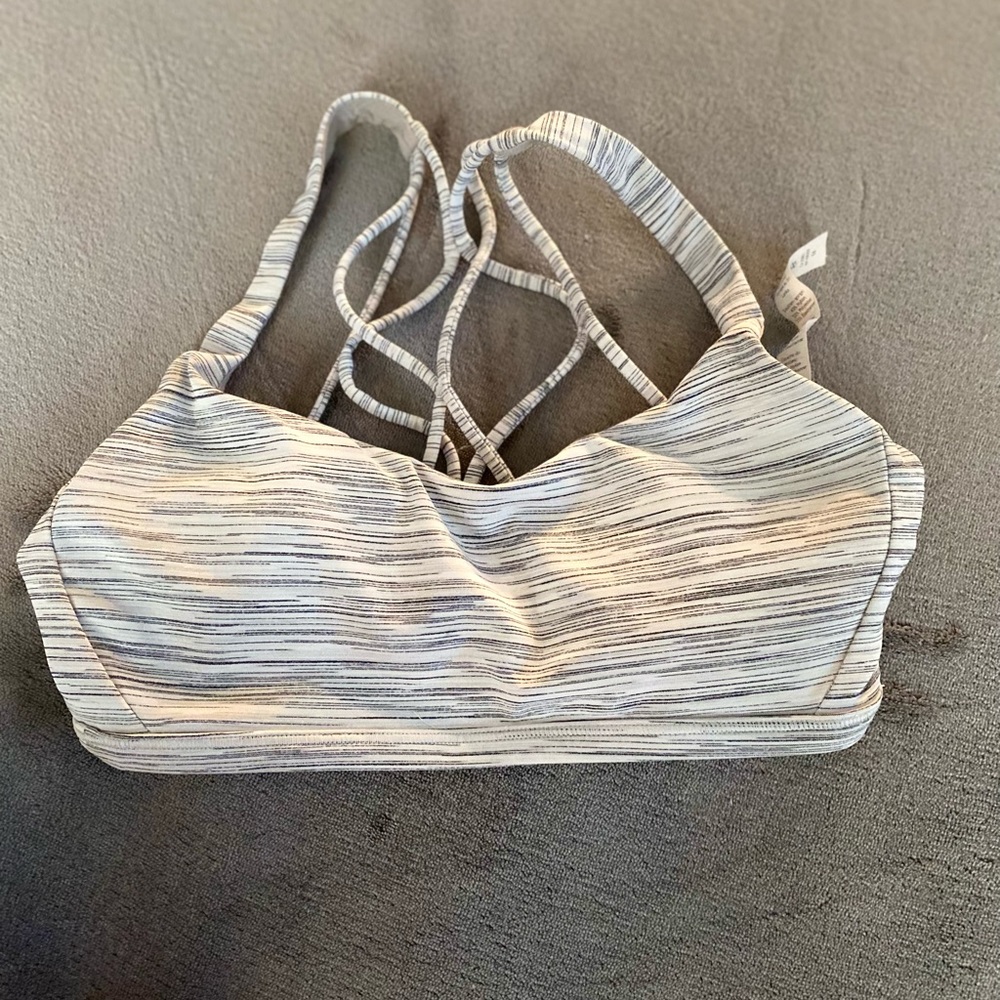 Lululemon sports bra